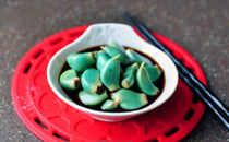醋泡大蒜用陈醋还是白醋 醋泡蒜用什么蒜好