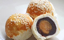 蛋黄酥什么馅好吃 手工蛋黄酥保质期多久