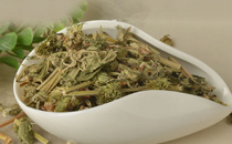 益母草颗粒和益母草膏哪个好 益母草颗粒和益母草膏的区别