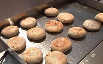 广西螺蛳粉月饼味道怎么样 广西螺蛳粉月饼里面有什么